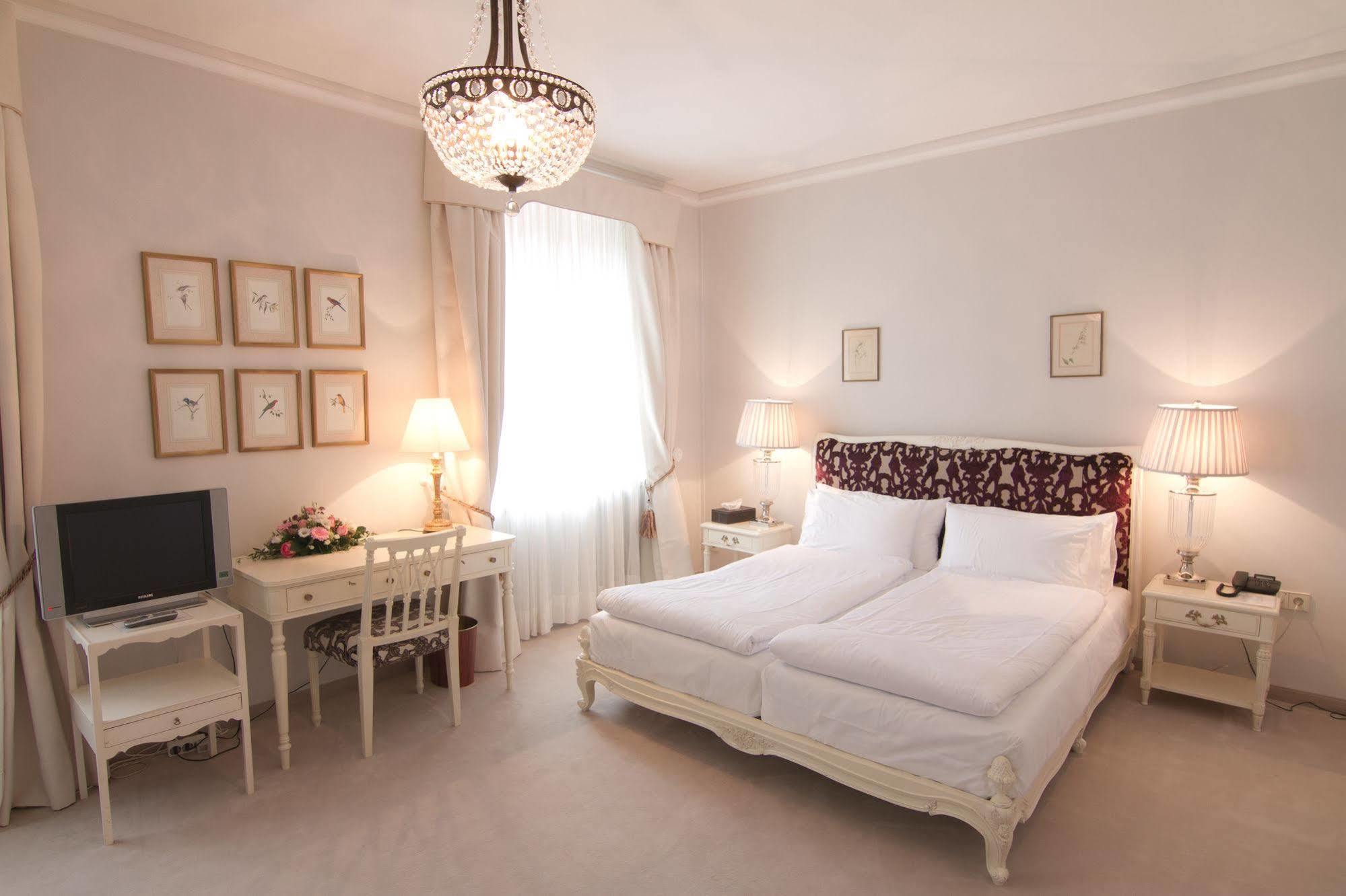 Hotel Romerbad 바덴바일러 외부 사진